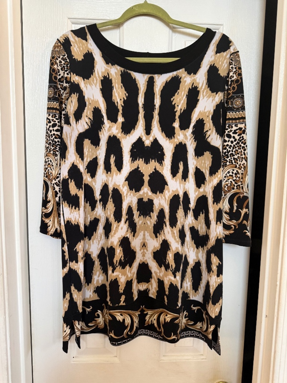 EXOTIC; IC Collection Women's Leopard Print Top SZ XL